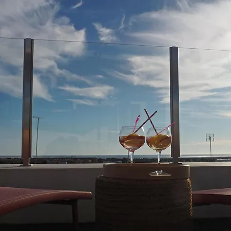 Charming V2 Next To Ocean, Golf & Natural Reserve Nyaraló *